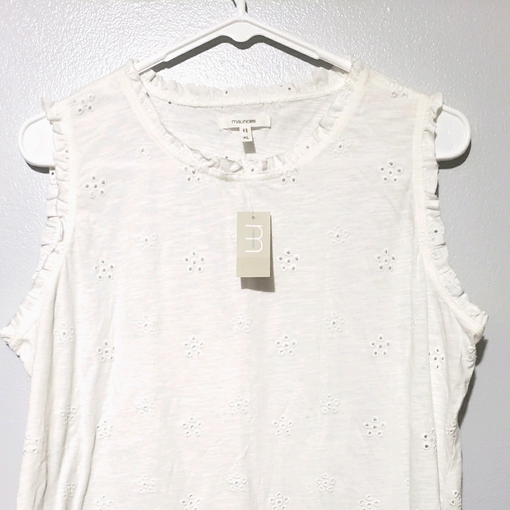 No sleeve  white blouse